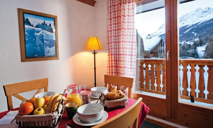 Val Cenis Apartment | 300m from resort center, fitness, swimming pool, balcony, tv, 30m², Val Cenis