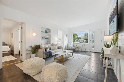 Winslow Reserve House | 301 N Azure Ln