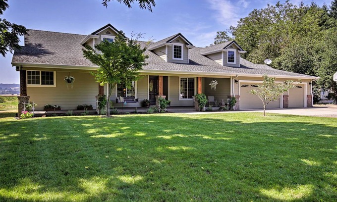 McMinnville House | 304 m² House ∙ 5 bedrooms ∙ 13 guests