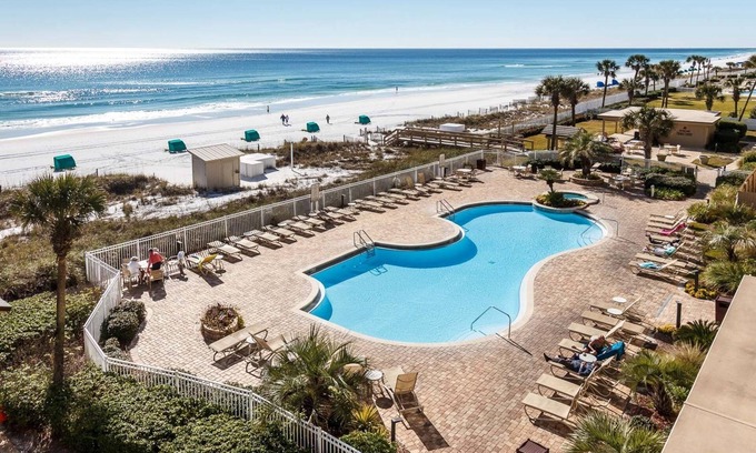 Destin Condo | 304 Sterling Sands Completely Renovated - Beach Chairs & Umbrella included