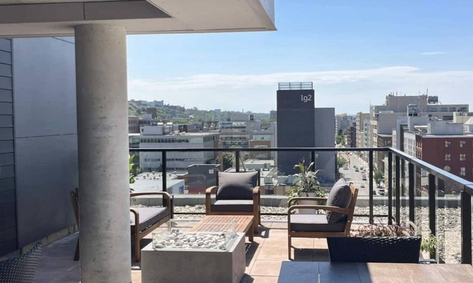 Saint-Roch Condo | 309980 2026/04/30 - 3 1/2 Ultramodern - At the heart of neighborhood life