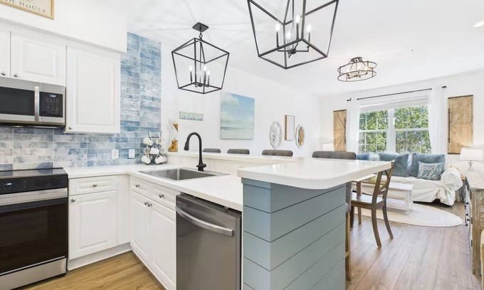 Santa Rosa Beach Condo | 30A ☀️ Community Pool | Putt-Putt | Gym | Bocce | Shuffleboard ☀️ New Furniture Next Week!
