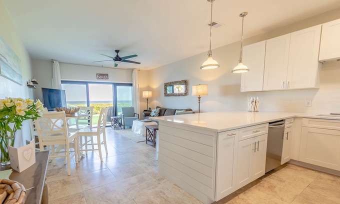 Seagrove Beach Condo | 30A ~ Palms at Seagrove C2 ~ Gulf Front ~ Private Beach Access!