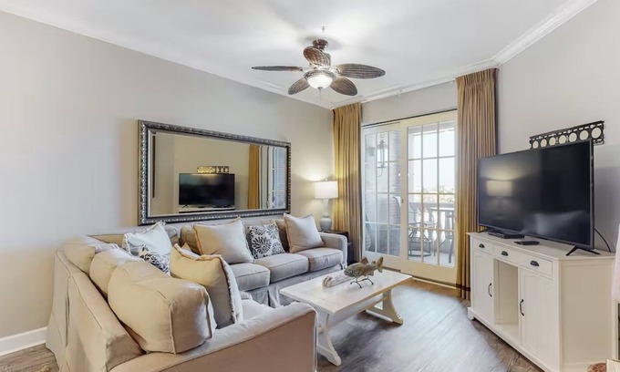 Seacrest Beach Condo | 🐟30A-Walk2Beach-Pool-Village of South Walton E303
