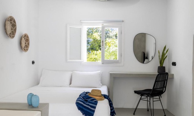 Rhodes House | 30villa Rd Studio