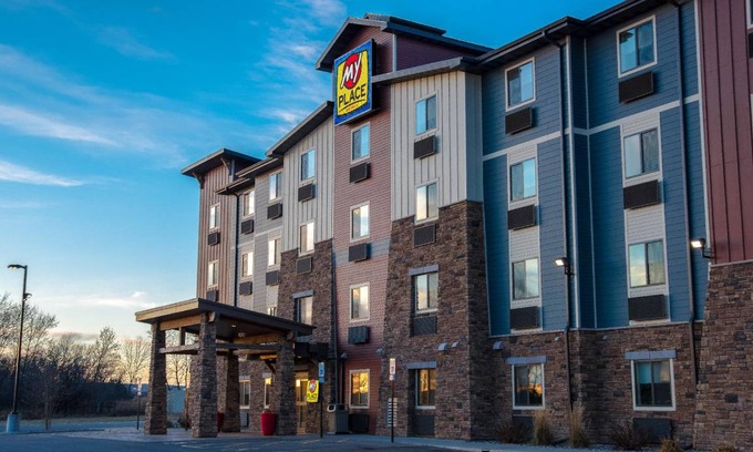 Brookings Hotel | 31 m² Hotel ∙ 5 guests