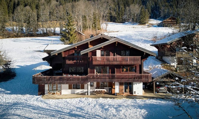 La Chapelle-d'Abondance Ski Chalet | 312 m² Chalet ∙ 5 bedrooms ∙ 12 guests