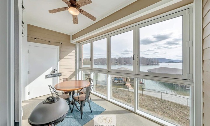 Huddleston Apartment | #312 Pointe - 2 Bedroom Lakefront Condo at Mariners SML