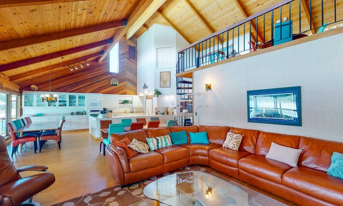 Bass Lake House | 313 m² House ∙ 5 bedrooms ∙ 14 guests