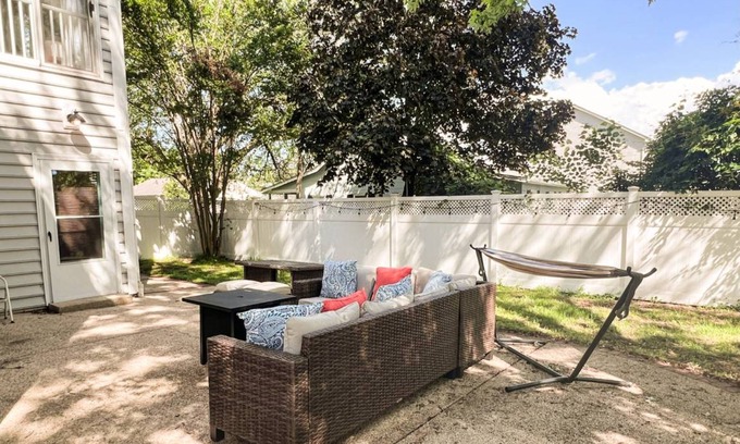 Edgewater House | 316 m² House ∙ 3 bedrooms ∙ 8 guests