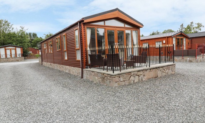 Auchterarder Cottage | 32 CRUACHAN LODGE, family friendly in Auchterarder