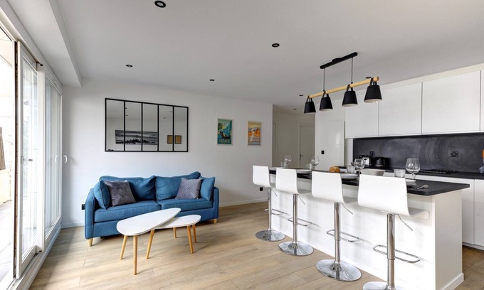 Suresnes Apartment | 320 Dolce Vita Suite - Superb apartment