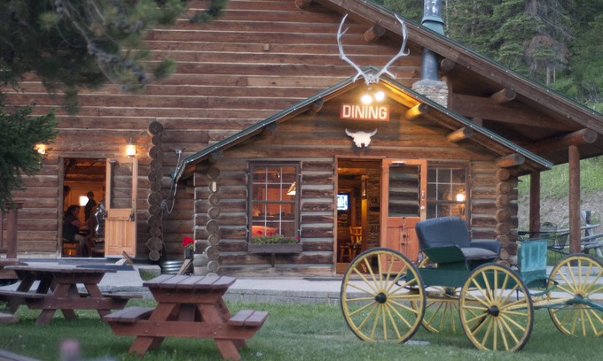 Gallatin Gateway House | 320 Guest Ranch