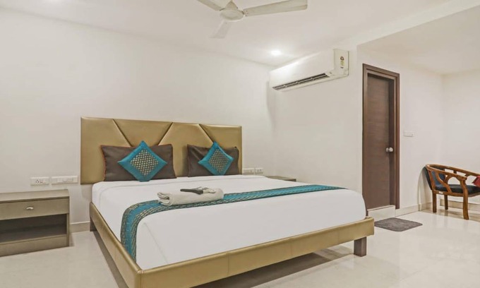 Chanda Nagar Hotel | 320 m² Hotel ∙ 2 guests