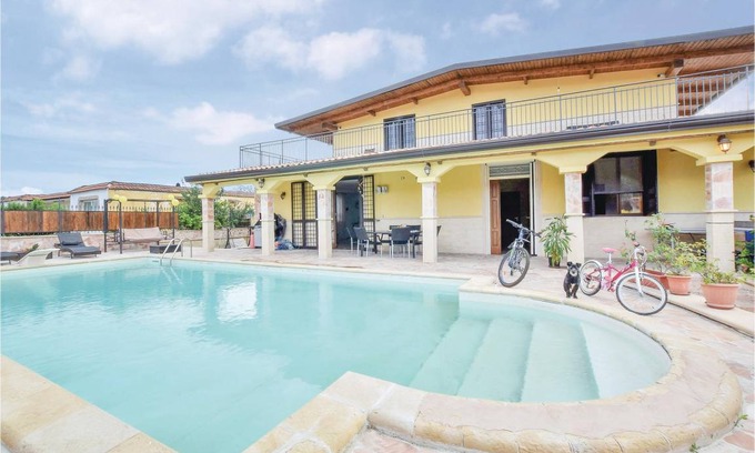 Mondragone House | 320 m² House ∙ 5 bedrooms ∙ 9 guests