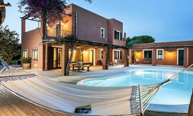 Marsala Villa | 320 m² Villa ∙ 5 bedrooms ∙ 10 guests