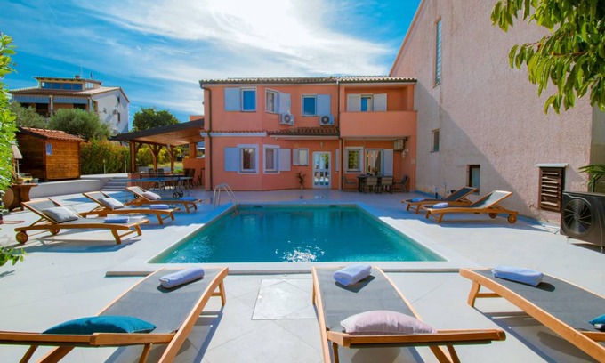 Stinjan Villa | 320 m² Villa ∙ 5 bedrooms ∙ 14 guests