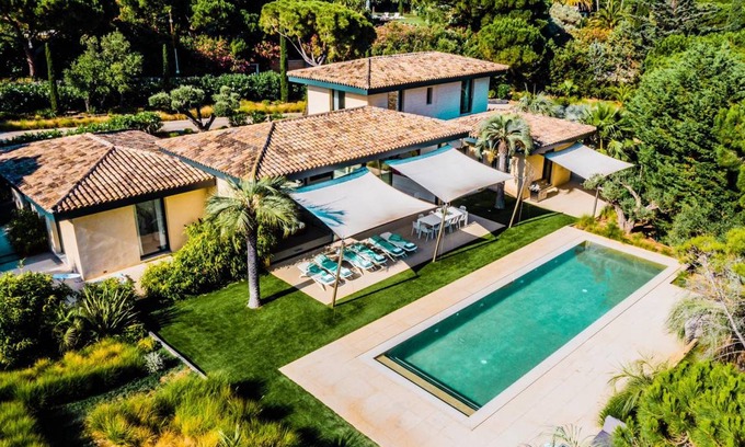 Ramatuelle Villa | 320 m² Villa ∙ 6 bedrooms ∙ 12 guests