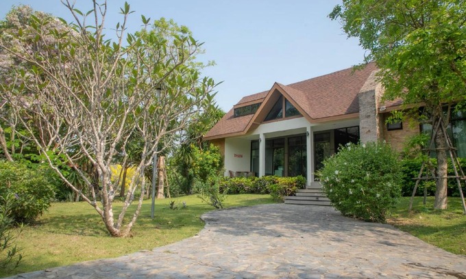 Nong Sarai House | 3200 m² House ∙ 2 bedrooms ∙ 8 guests