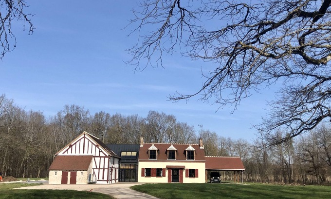 Vimory House | 320m2 property with heated swimming pool 115km south of Paris