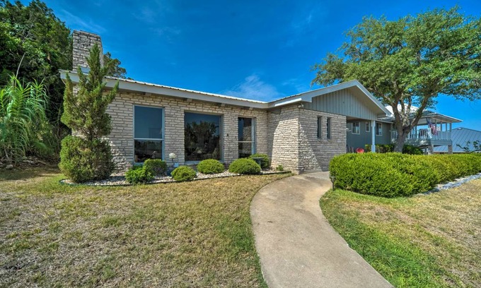 Kerrville House | 325 m² House ∙ 4 bedrooms ∙ 10 guests