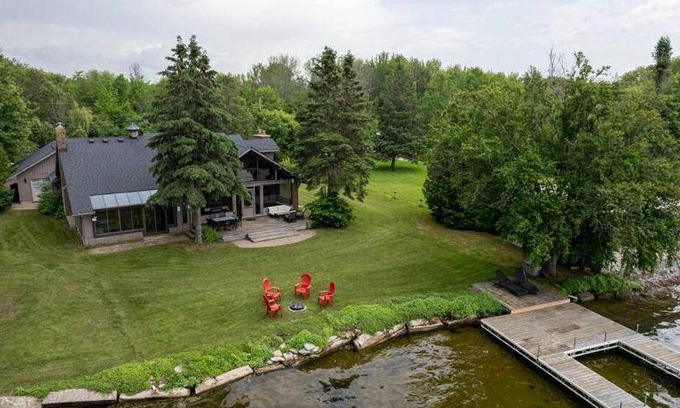 Fenelon Falls House | 325 m² House ∙ 5 bedrooms ∙ 18 guests
