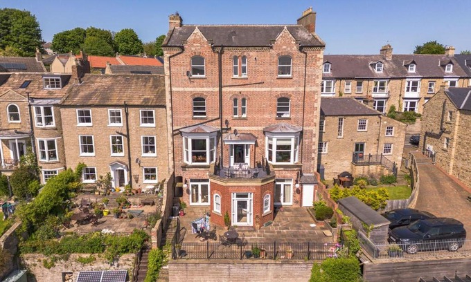 Richmond House | 32A Maison Dieu - Richmond