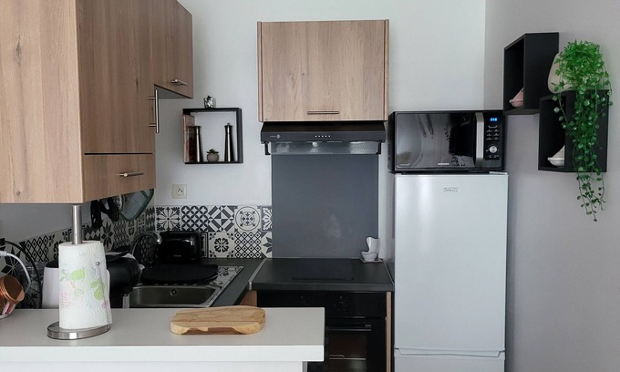Valenciennes Apartment | 32m2 ground floor apartment Suitable for a couple or single person