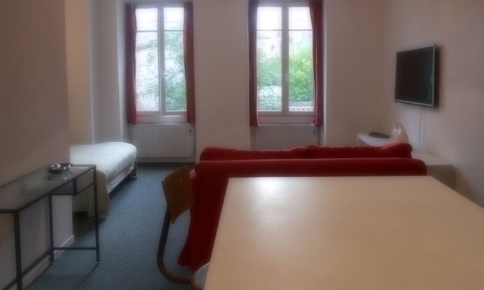 Centre Ville Apartment | 33 M2 near Place St Jean