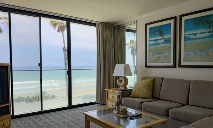 North Pacific Beach Condo | 33% OFF PB True Oceanfront 8/29/2025 thru 9/5/2025 1 Bed 1 Bath Sleeps 6