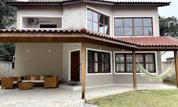 Boraceia House | 332 m² House ∙ 4 bedrooms ∙ 12 guests