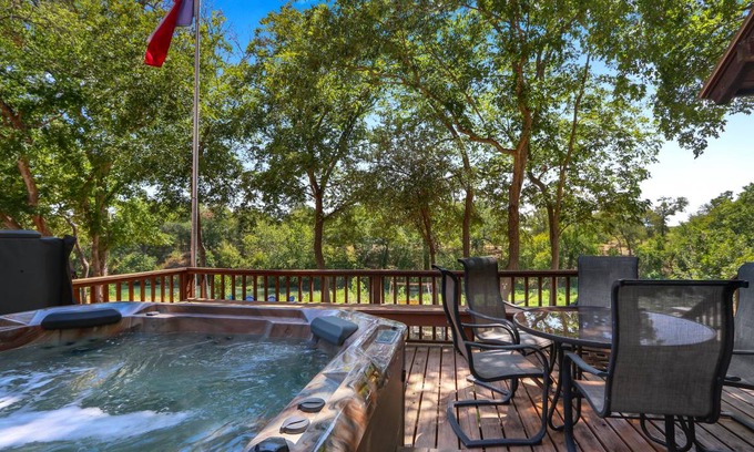 Martindale House | 335 m² House ∙ 5 bedrooms ∙ 12 guests