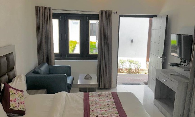 Vasant Kunj Villa | 335 m² Villa ∙ 3 bedrooms ∙ 8 guests