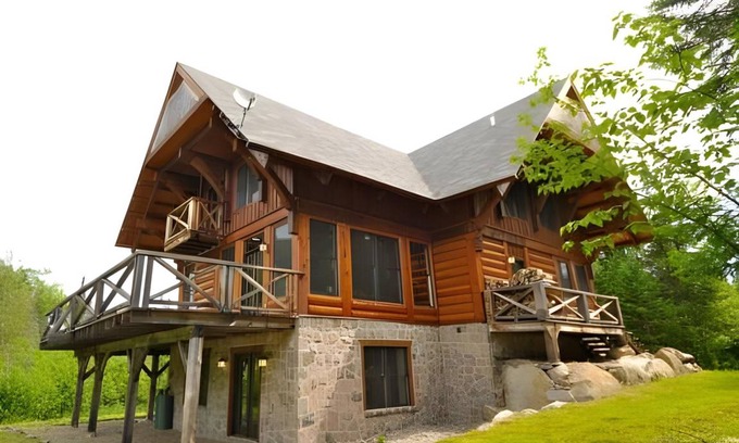 Lac Superieur Village Ski Chalet | 339 m² Chalet ∙ 5 bedrooms ∙ 12 guests