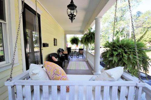Skaneateles Historic District Hotel | 34 State "Historic Luxury Suites" Skaneateles
