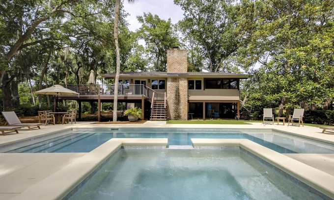 Beach Lagoon House | 34 W. Beach Lagoon-DogFriendly, FREE Pool & Spa Heat Oct & Nov 2025.