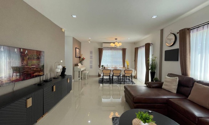 Racha Thewa Villa | 340 m² Villa ∙ 3 bedrooms ∙ 7 guests