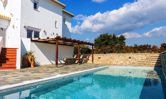 Pylos-Nestoras Villa | 340 m² Villa ∙ 4 bedrooms ∙ 8 guests