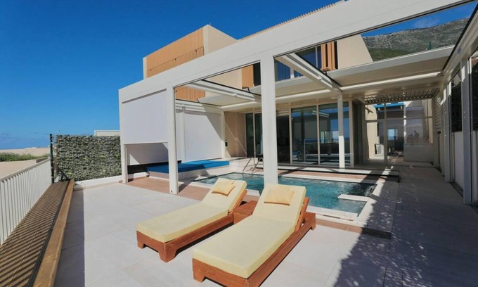 Jala Villa | 340 m² Villa ∙ 4 bedrooms ∙ 9 guests