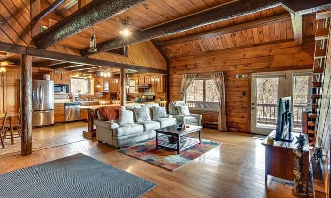 Lock Haven House | 343 m² House ∙ 3 bedrooms ∙ 11 guests