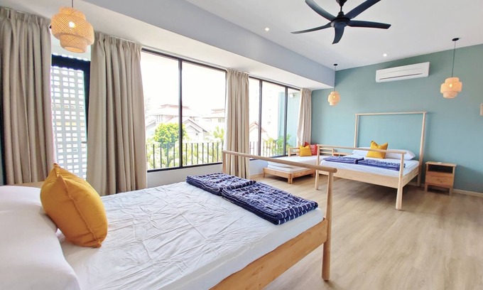 Tanjung Bungah House | 35 BeachHouse Batu Ferringhi 7 Bedroom 7 Bathroom 5 min from the beach!