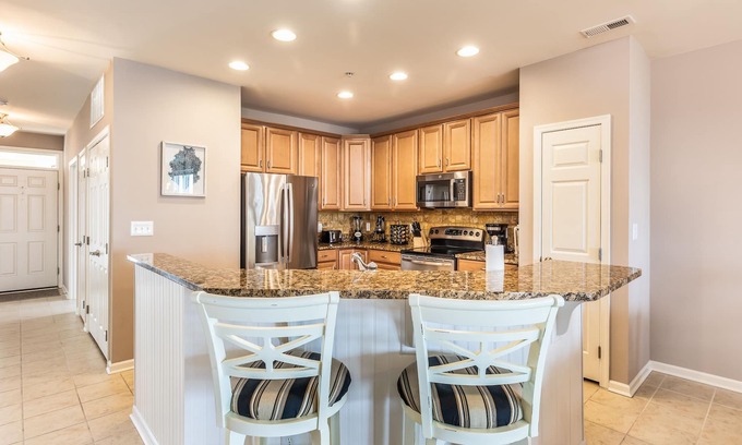 Sunset Island Condo | 35 Fountain Drive West, Unit 4A, Luxurious 3BR condo, close to amenities!