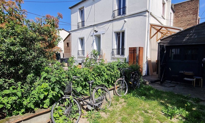 Pierrefitte-sur-Seine Apartment | 35 m2 apartment near Paris, metro line 13 Saint Denis University station.