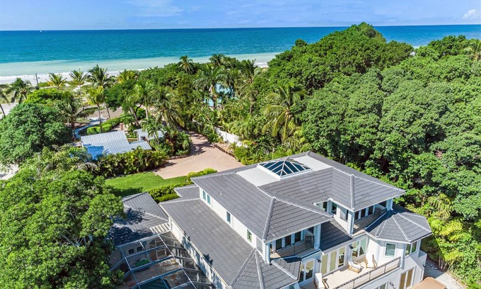 Captiva House | 350 m² House ∙ 5 bedrooms ∙ 16 guests