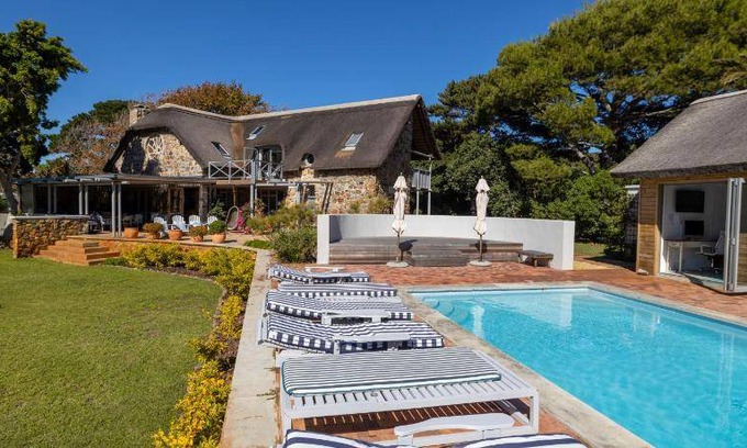 Noordhoek House | 350 m² House ∙ 5 bedrooms ∙ 10 guests