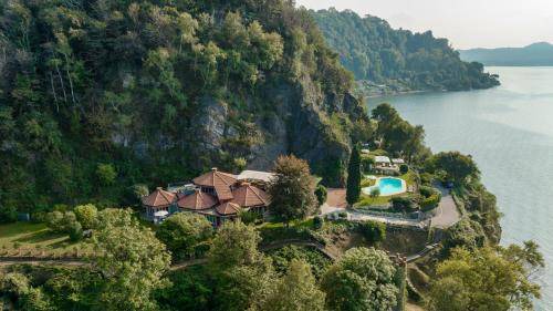 Ispra Villa | 350 m² Villa ∙ 4 bedrooms ∙ 8 guests