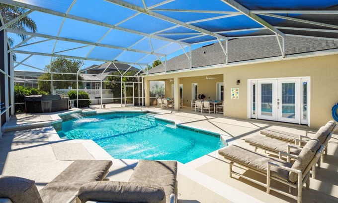 West Kissimmee House | 353 m² House ∙ 7 bedrooms ∙ 14 guests