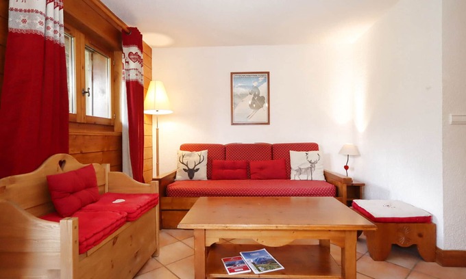 Les Houches Apartment | 35sqm apartment near ski slopes, pool, pets allowed