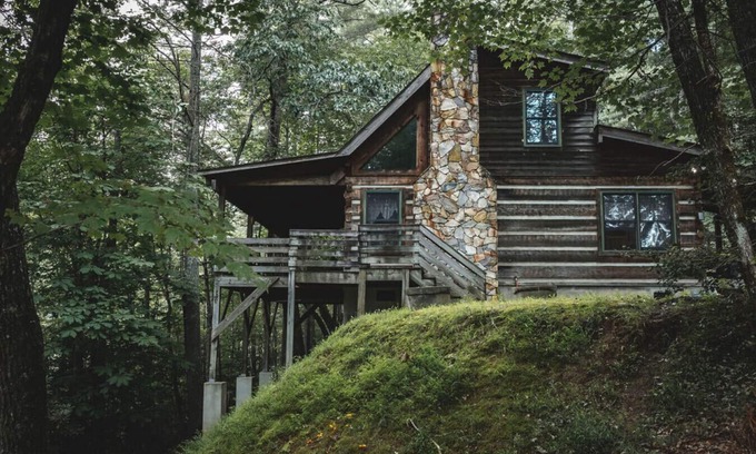 Purlear Cabin | 36 North | Serenity Ridge Cabin | Hot Tub