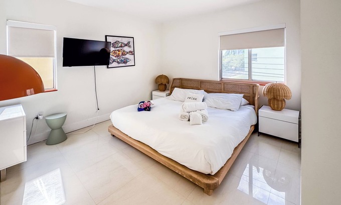 South Pointe Condo | 360 Collins, Steps to the beach, Best location!